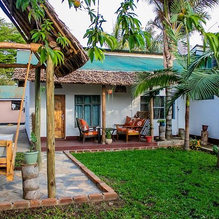 Blue Elephant Villas Аруша Экстерьер фото